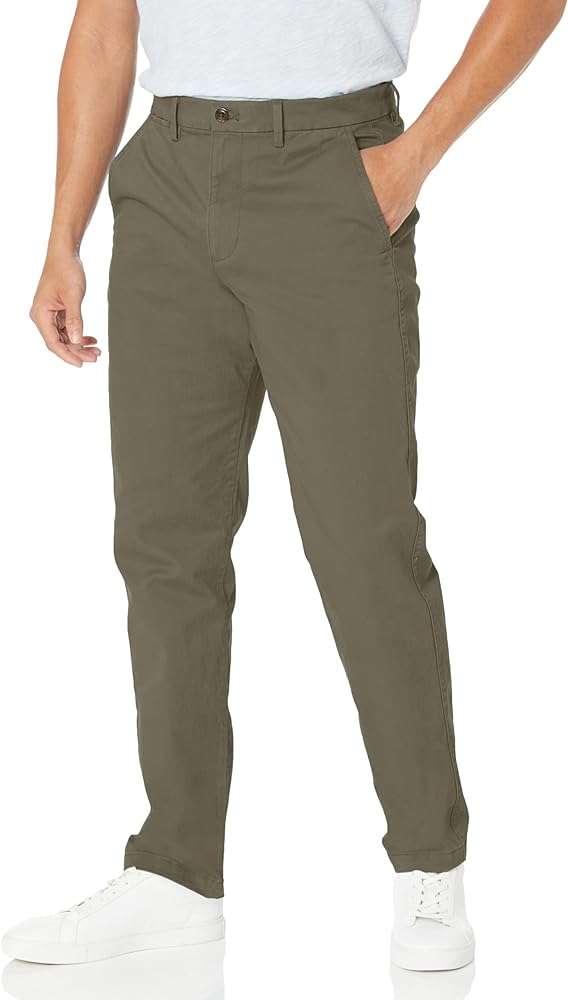 GAP Men's Essential Khaki Straight Taper Fit