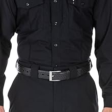 Self-adjusting tunnel waistband with Internal gripper panel keeps shirt tucked in