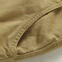 The front pocket of the tactical pants is deep enough to hold mobile phones and other small objects