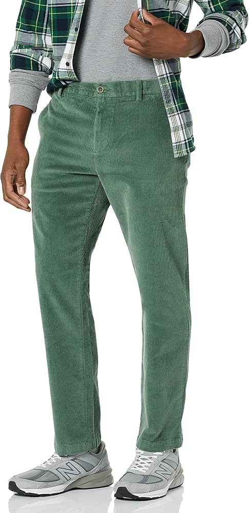 Amazon Essentials Men's Classic-Fit Corduroy Chino Pant